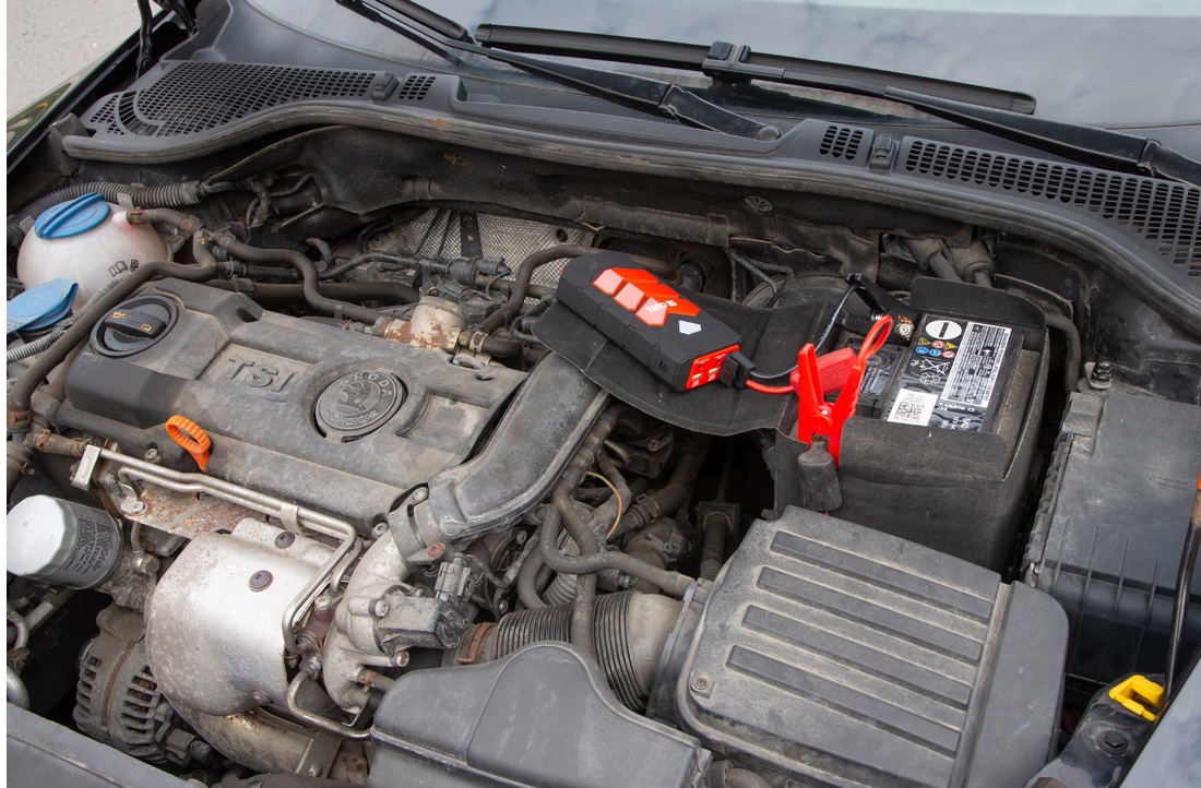 Pin Sạc Dự Phòng Kích Khởi Động Đề YATO YT-83081