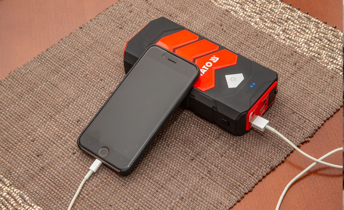 Hình ảnh sạc điện thoại bằng YATO YT-83081